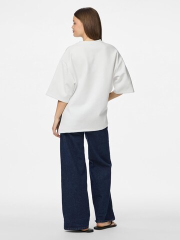 Maglietta 'PCMuna' di PIECES in bianco