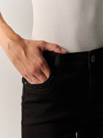regular Jeans di KOROSHI in nero