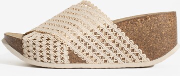 Bayton Muiltjes 'Xelina' in Beige: voorkant