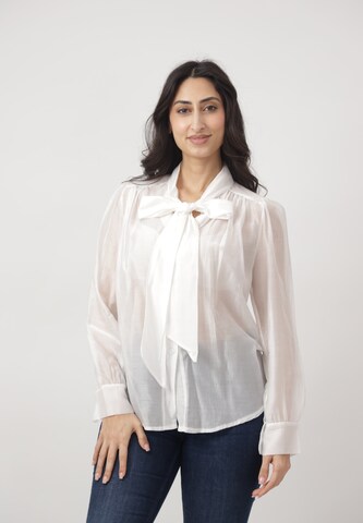 Elara Blouse in Wit: voorkant