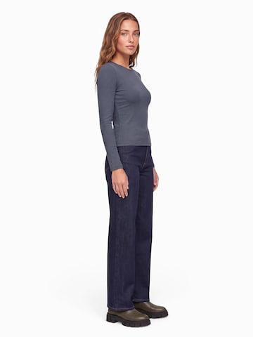 Tricou 'Insa' de la ABOUT YOU pe albastru