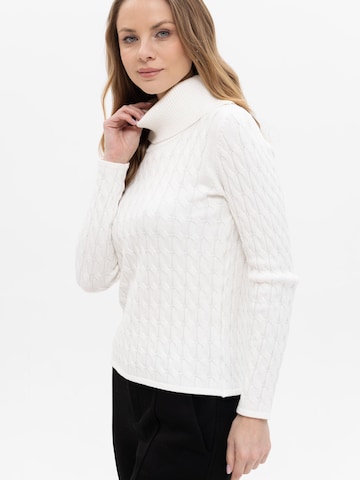 Passioni Sweater in White