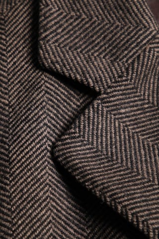 Burberrys’ Jacket & Coat in XL in Grey