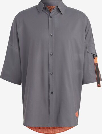 Chemise fonctionnelle 'City Escape Premium' ADIDAS SPORTSWEAR en gris : devant