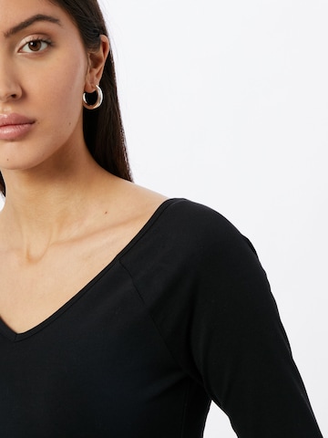 Tricou 'FIFI ' de la ONLY pe negru