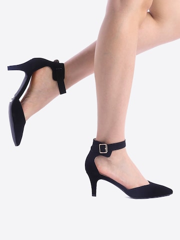 Dream Pairs Pumps in Black