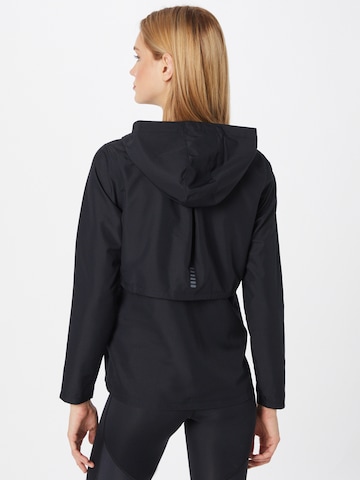UNDER ARMOUR Športna jakna 'OutRun' | črna barva
