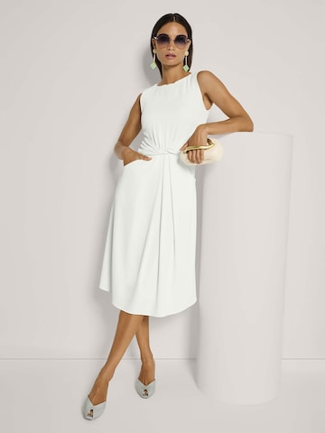 MADELEINE Jurk in Wit