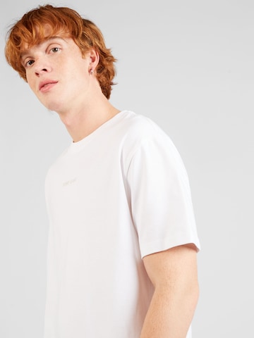 Tommy Jeans Μπλουζάκι 'CLASSICS' σε λευκό