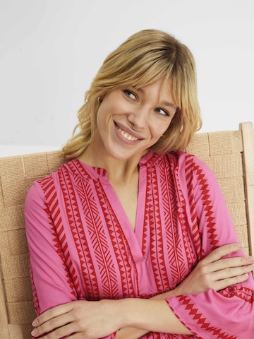 bonprix Kleid in Pink