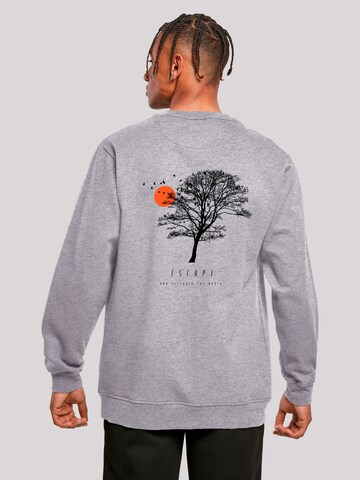 Sweat-shirt 'Escape Discover the World Tree Birds' F4NT4STIC en gris : devant