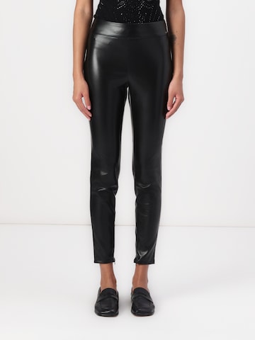 GUESS Skinny Leggings 'PRESCILLA' - fekete: elől