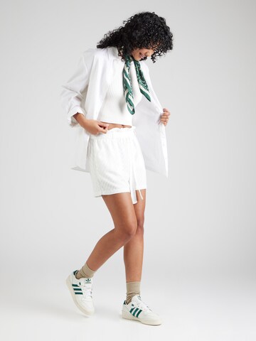 Loosefit Pantaloni 'VIMICHELLE' di VILA in bianco