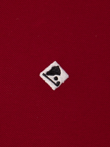 Maglietta 'Marcus' di Sir Raymond Tailor in rosso