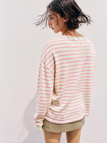 Pull&Bear Тениска в зелено