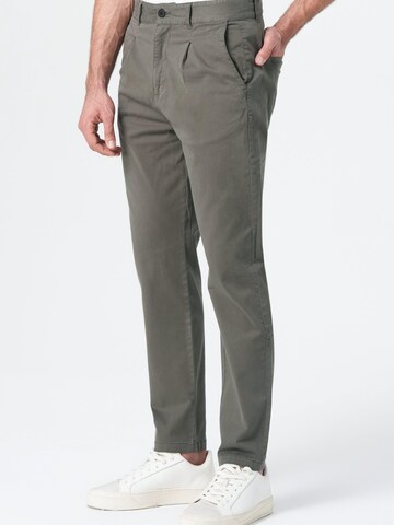 M.O.D MIRACLE OF DENIM Regular Chino trousers in Green