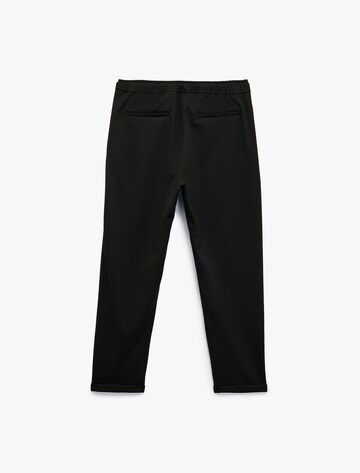 Koton Regular Broek in Zwart