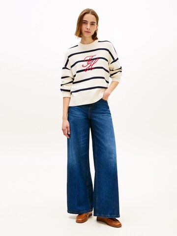 TOMMY HILFIGER Sweater in Beige