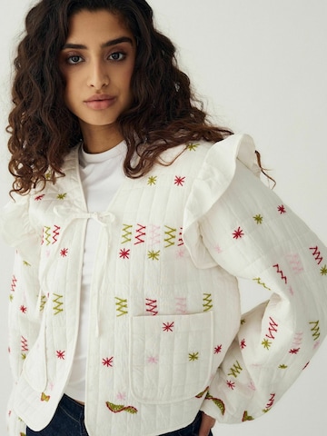 Noella Välikausitakki ' Skye ' värissä beige