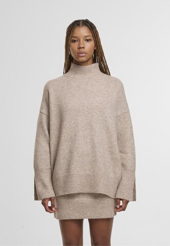 Urban Classics Trui in Bruin: voorkant