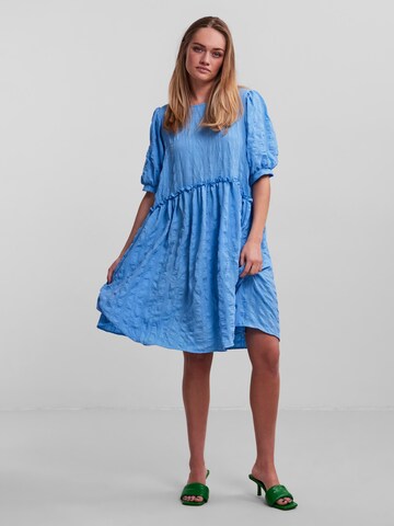 Robe 'Milla' PIECES en bleu