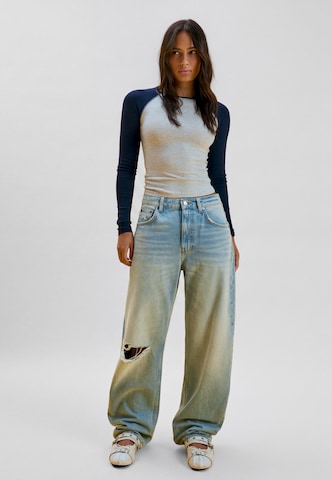 Bershka Barrel Jeans i blå