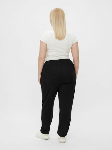 Tapered Pantaloni 'MAIJA' di Mamalicious Curve in nero