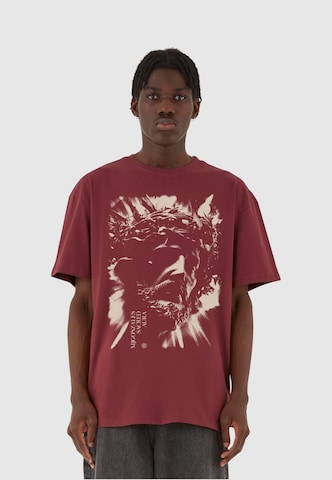 MJ Gonzales T-Shirt 'Jesus' in Rot: predná strana