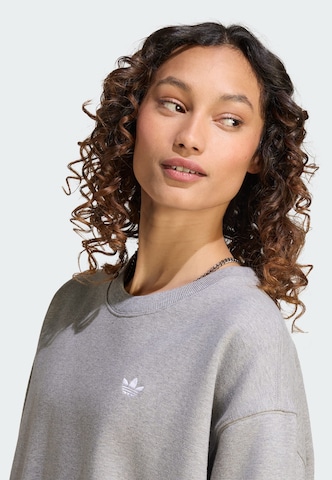 Sweat-shirt 'Essentials' ADIDAS ORIGINALS en gris