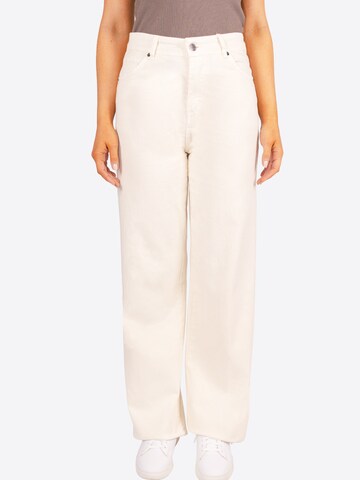 Seasons of April Regular Broek 'Estelle' in Beige