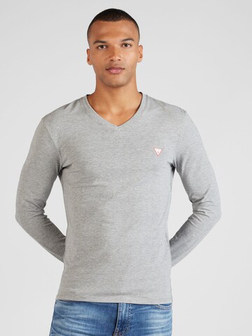 T-Shirt GUESS en gris : devant