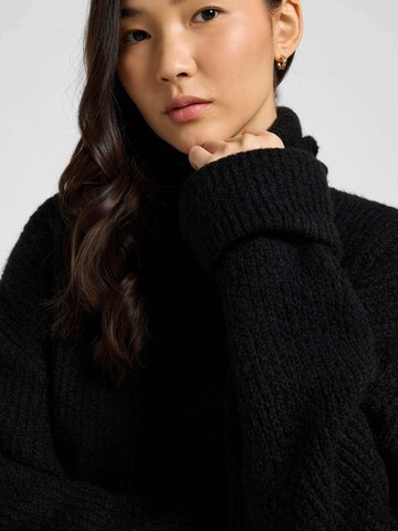 Lee Sweater 'Wide Cuff Turtle Neck' in Black