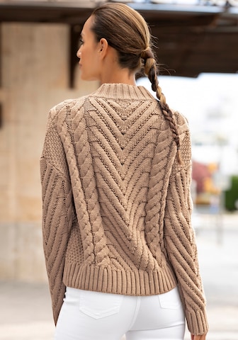 LASCANA Stehkragenpullover in Beige