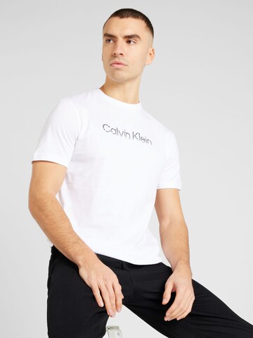 Tricou de la Calvin Klein pe alb