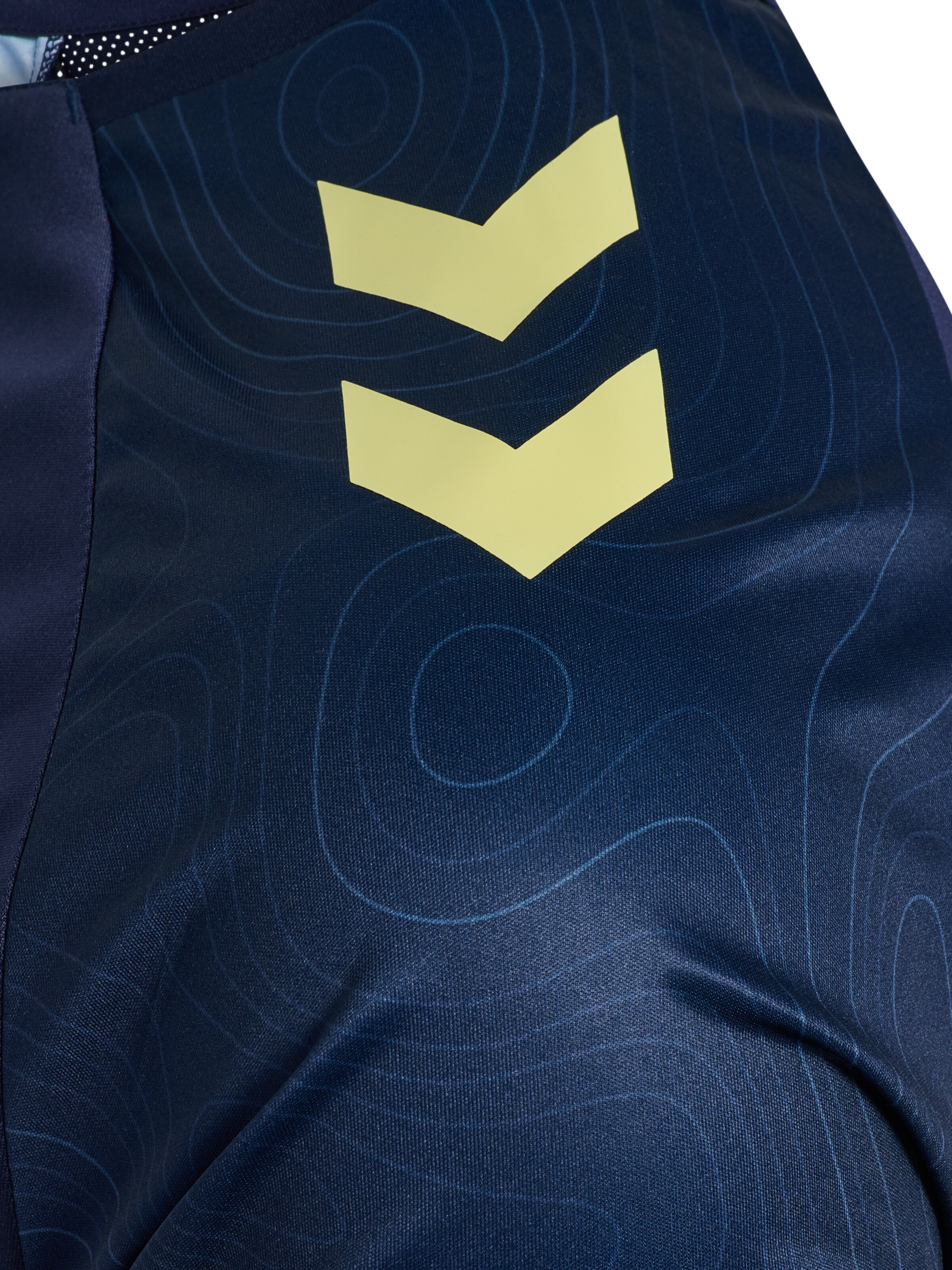 Hummel Performance shirt in Green