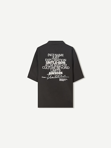 Bershka Comfort Fit Košeľa - Čierna