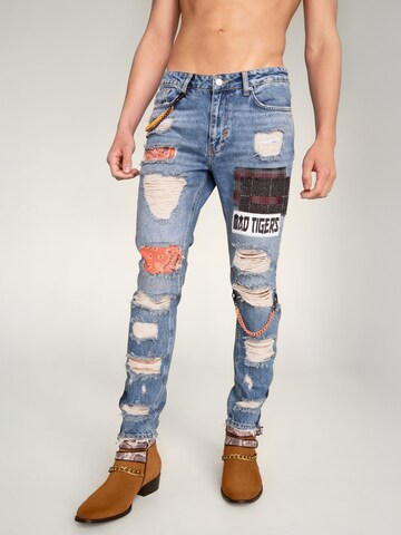 MAD TIGERS Slimfit Jeans 'CHE-CHAINS ARTPATCH' in Blau: Vorderseite