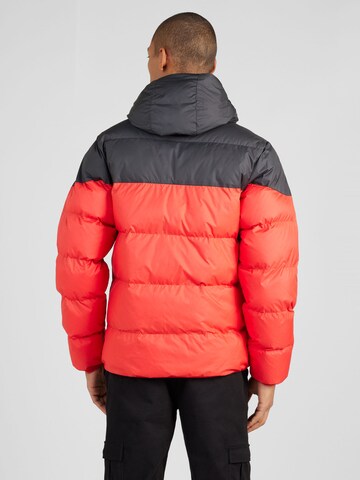 Veste d’hiver Nike Sportswear en rouge