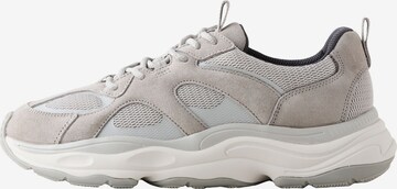 Baskets basses Next en gris : devant