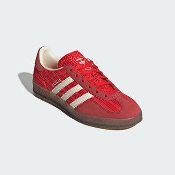 Baskets basses 'Gazelle' ADIDAS ORIGINALS en rouge