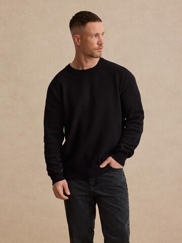 DAN FOX APPAREL Sweater 'Carlo' in Black: front