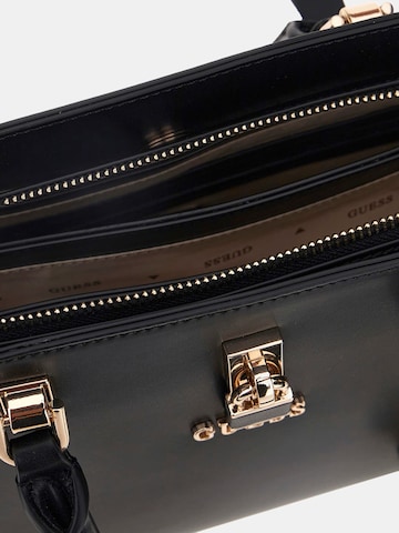 GUESS Handtasche 'Queensland' in Schwarz