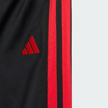 Survêtement 'Essentials' ADIDAS SPORTSWEAR en rouge