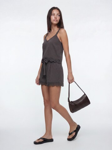 Haut 'Ruth' studioselect en noir