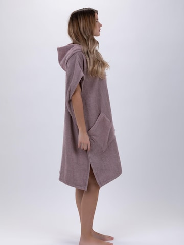 Pacifique Sud Athletic Robe 'Surf Rosa' in Pink