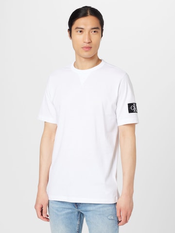 T-Shirt Calvin Klein Jeans en blanc : devant