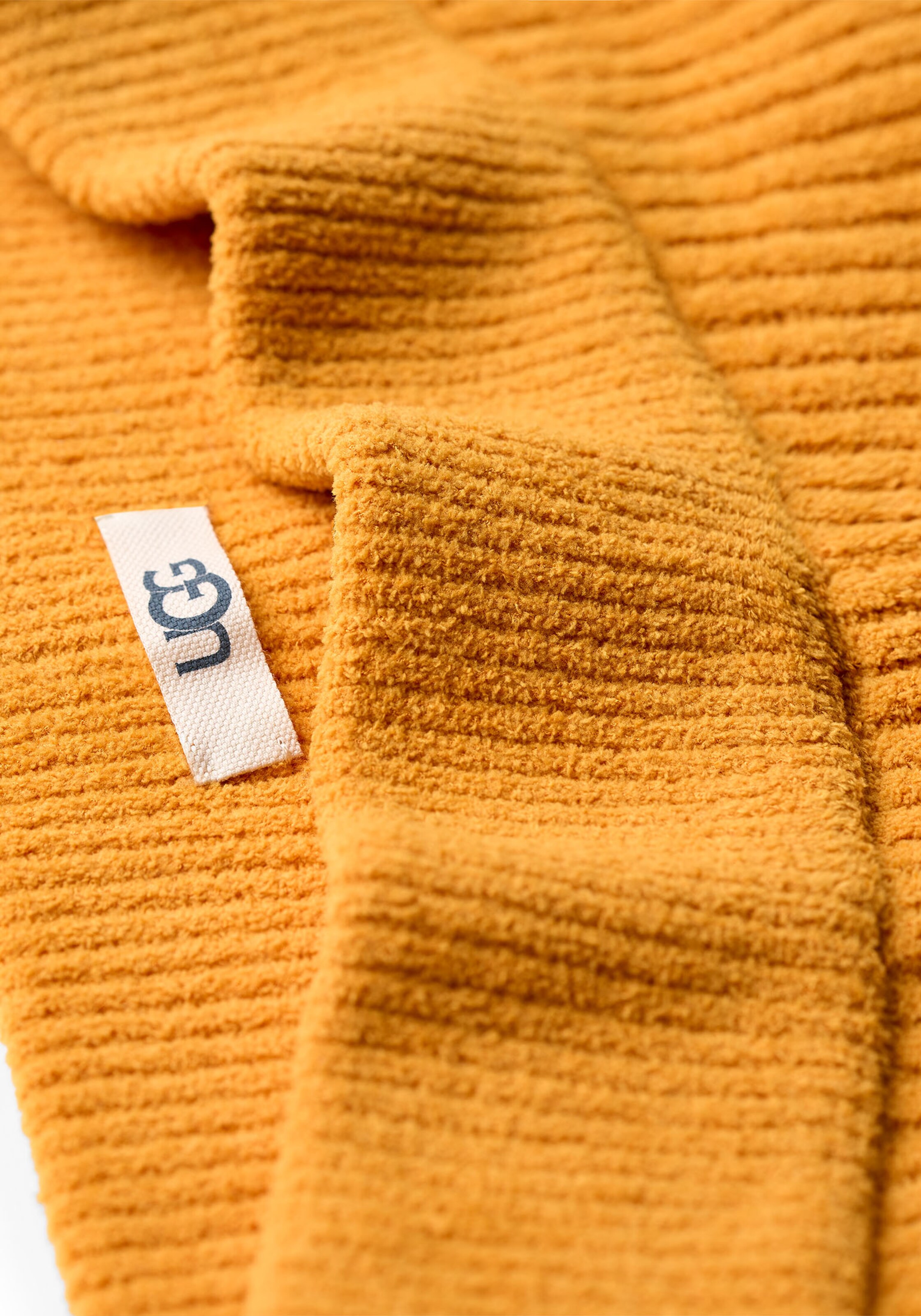 UGG Loosefit Shorts in Orange