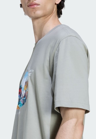 ADIDAS ORIGINALS - Camiseta 'Berlinpaint' en gris