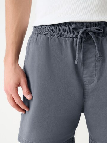 Next Regular Shorts in Blau