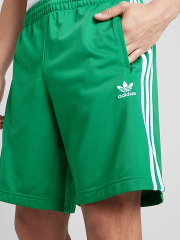 ADIDAS ORIGINALS - regular Pantalón en verde